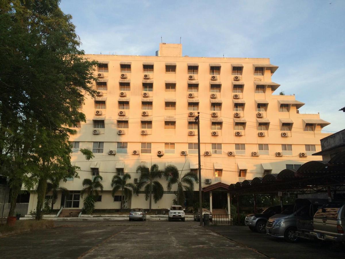Paradorn Inn Chumphon Eksteriør billede