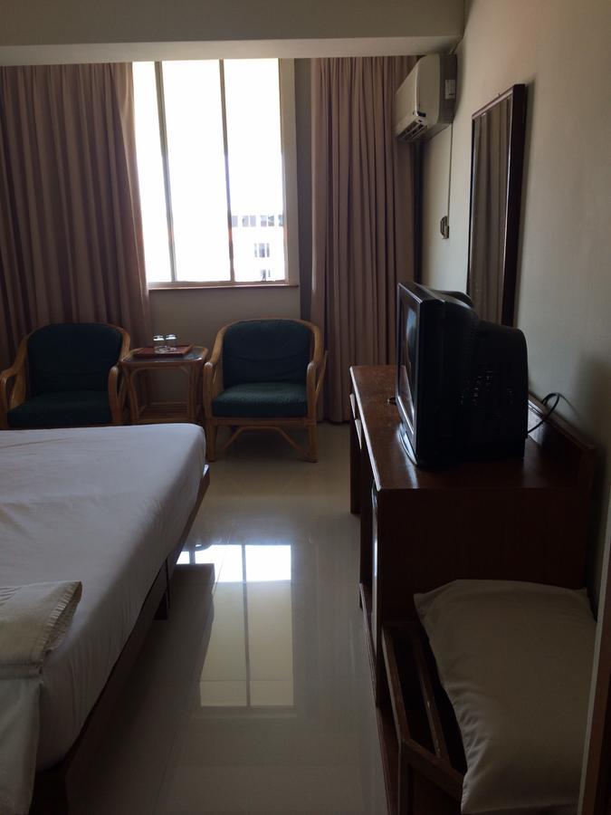 Paradorn Inn Chumphon Eksteriør billede