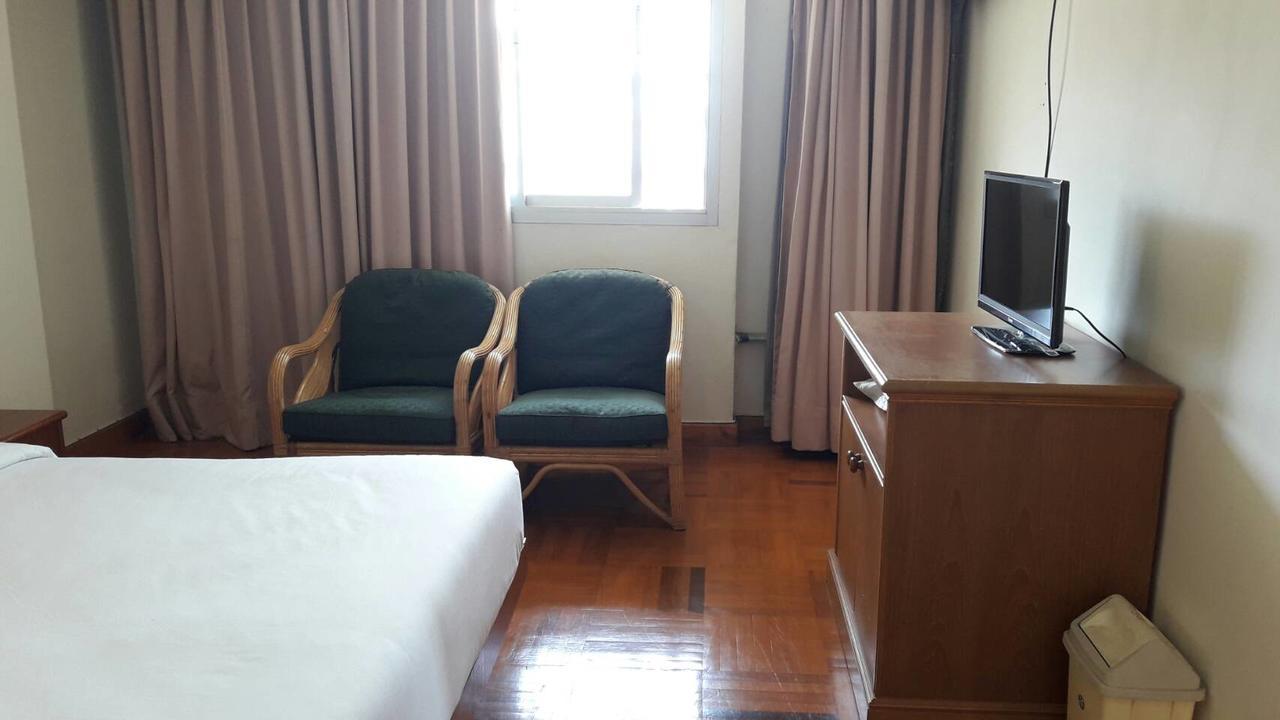 Paradorn Inn Chumphon Eksteriør billede