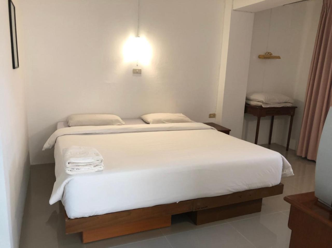 Paradorn Inn Chumphon Eksteriør billede