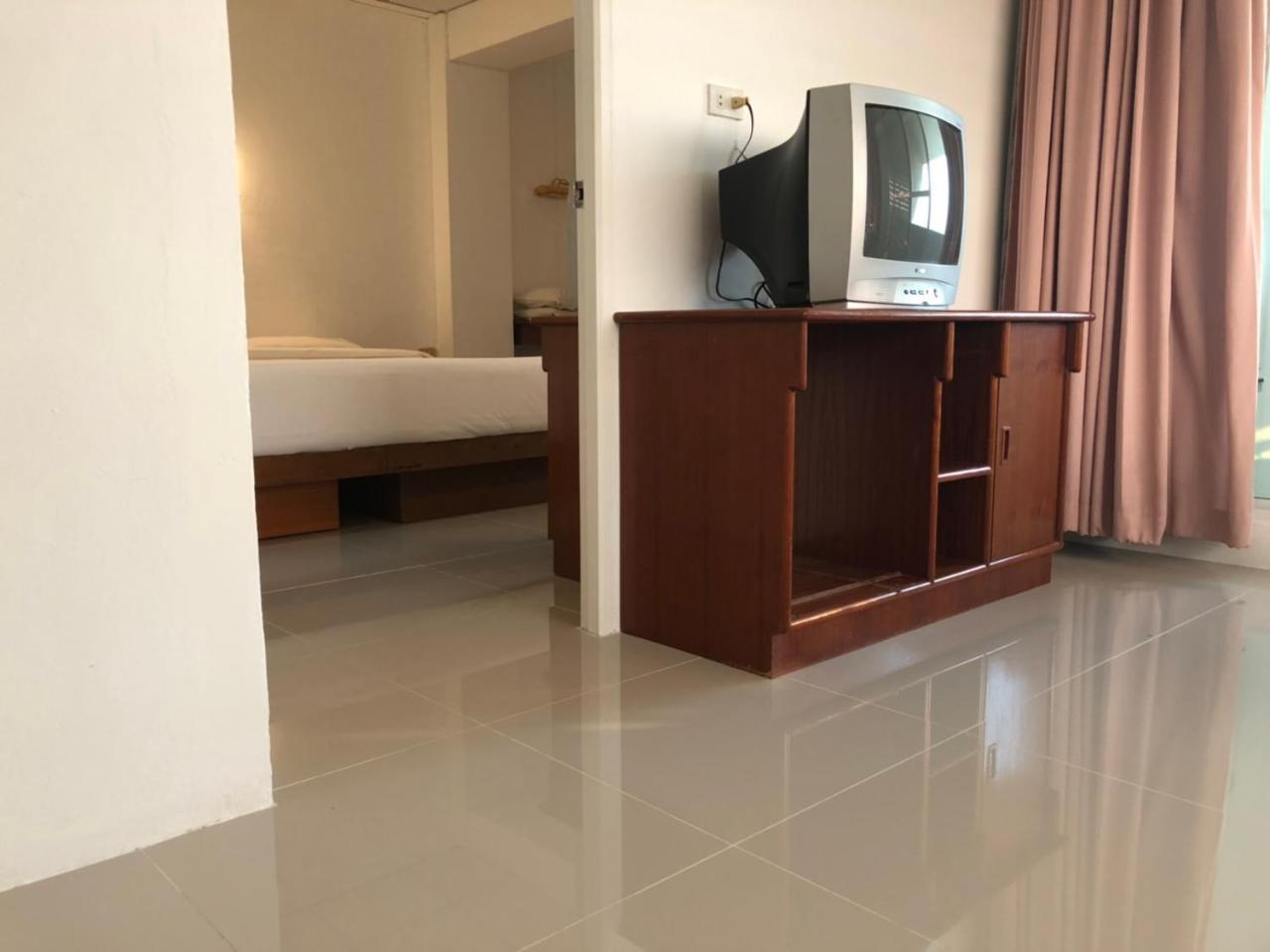Paradorn Inn Chumphon Eksteriør billede